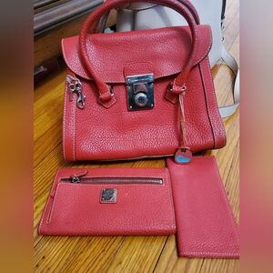 Rare Dooney & Bourke Key  Red Satchel and Wallet Set Bag Womens